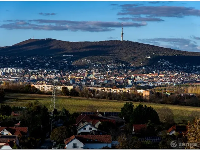 Eladó telek Pécs, Postavölgy, Kaptató utca 2935 nm