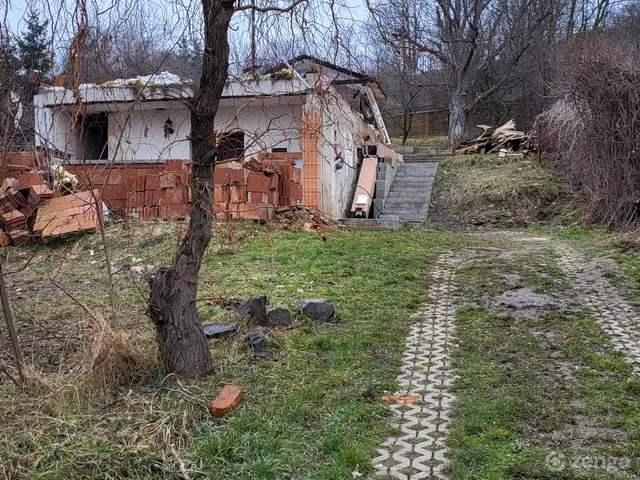 Eladó telek Bakonycsernye 2070 nm