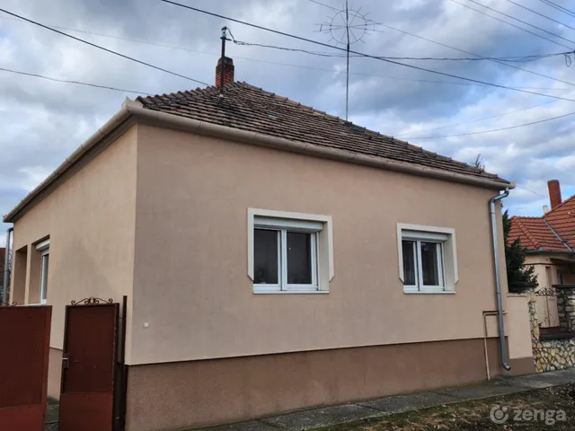 Eladó ház Pápa, Erzsébetváros 80 nm