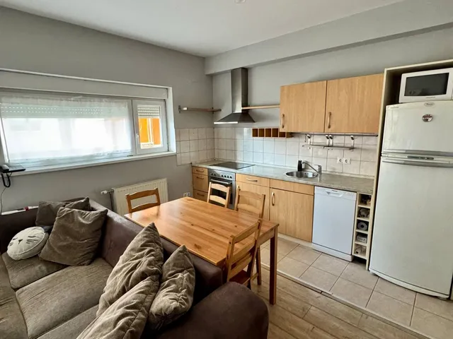 Kiadó lakás Budapest VI. kerület, Nagykörúton belüli terület 64 nm