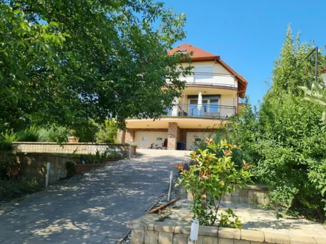 Kiadó ház Budapest III. kerület, Békásmegyer 380 nm