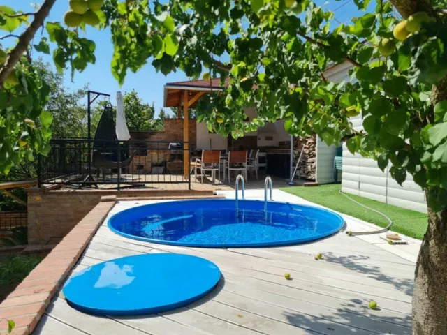 Kiadó ház Budapest III. kerület, Békásmegyer 380 nm