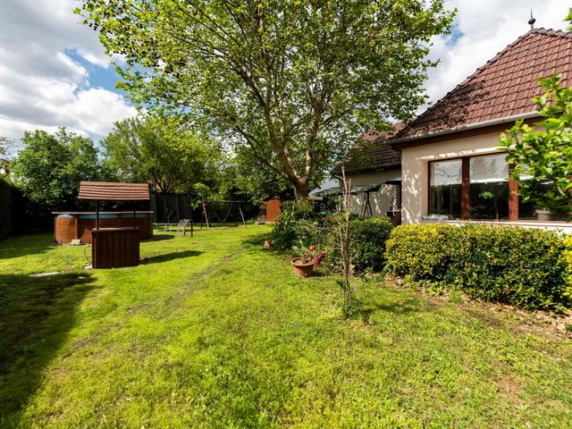 Eladó ház Budapest XVII. kerület, Felső-Rákoshegy 329 nm