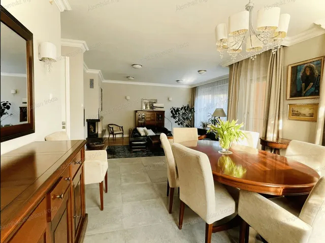 Eladó ház Budapest XIX. kerület, Báthory utca 389 nm