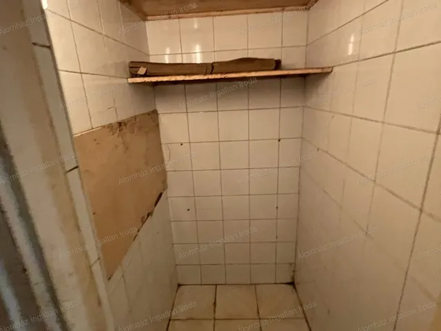 Kiadó kereskedelmi és ipari ingatlan Budapest VI. kerület 170 nm
