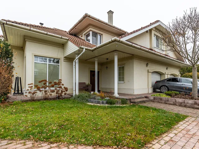 Eladó ház Nagytarcsa 224 nm