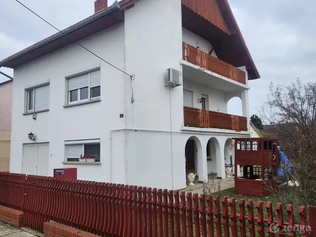 Eladó ház Dombóvár, Újdombóvár 220 nm