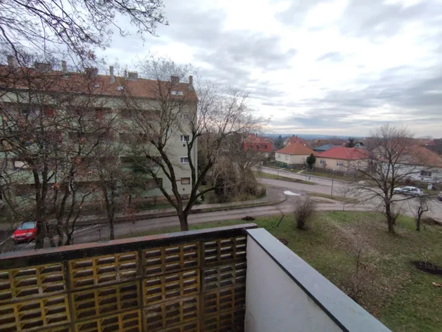 Eladó lakás Pécs, Uránváros, Páfrány utca 40 nm