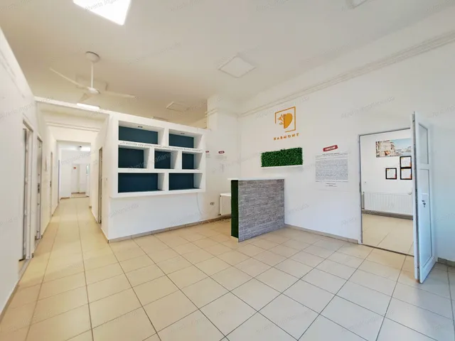 Kiadó kereskedelmi és ipari ingatlan Nyíregyháza 200 nm