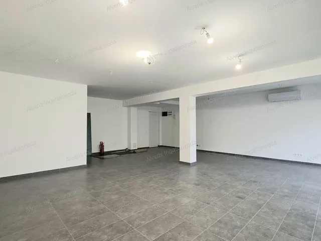 Eladó kereskedelmi és ipari ingatlan Nyíregyháza 61 nm