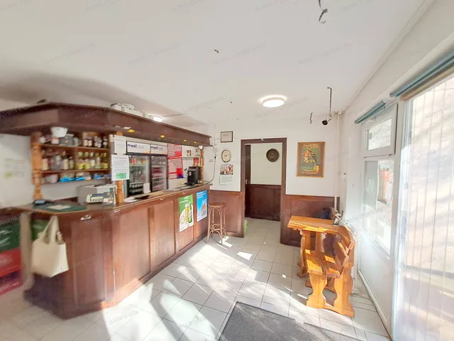 Eladó kereskedelmi és ipari ingatlan Nyíregyháza 38 nm