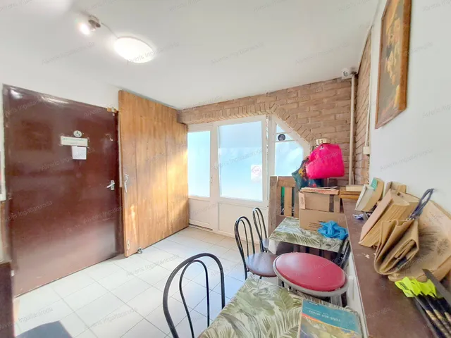 Eladó kereskedelmi és ipari ingatlan Nyíregyháza 38 nm