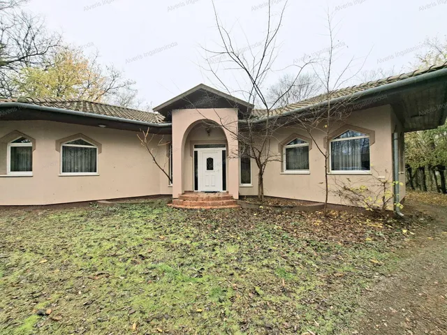 Eladó ház Nyírtura 280 nm