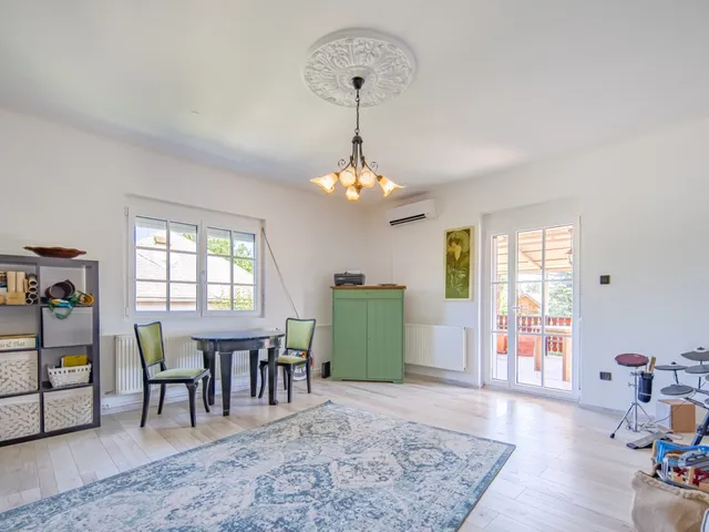 Eladó ház Budapest XVI. kerület, Emma utca 183 nm