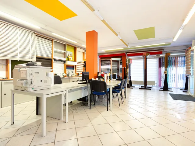 Eladó kereskedelmi és ipari ingatlan Budapest XIII. kerület, Angyalföld, Szent László út 94 nm