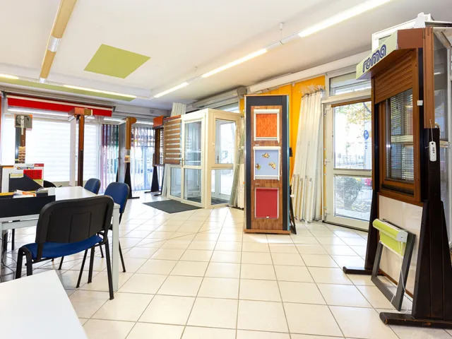 Eladó kereskedelmi és ipari ingatlan Budapest XIII. kerület, Angyalföld, Szent László út 94 nm