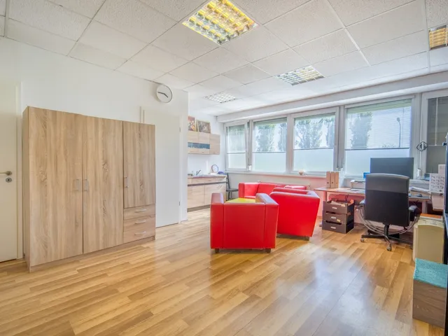 Eladó kereskedelmi és ipari ingatlan Budapest XVI. kerület, Mátyásföld, Zsemlékes út 69 nm