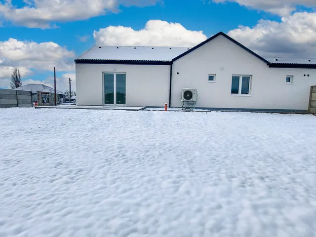 Eladó lakás Győrszemere, Pacsirta utca 92 nm