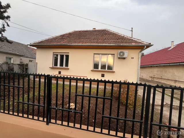 Eladó ház Tápióság 85 nm