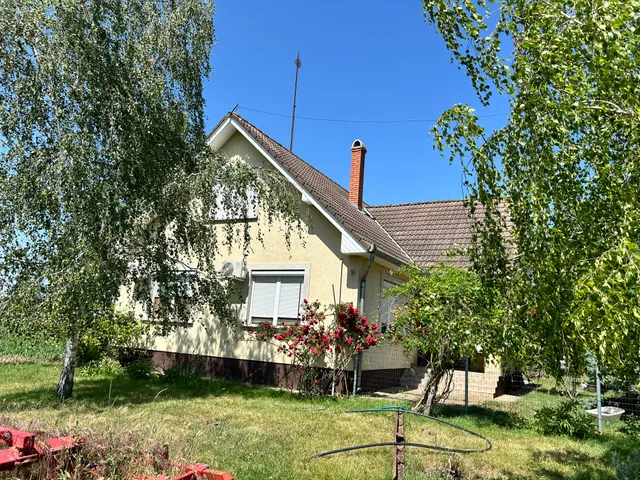 Eladó mezőgazdasági ingatlan Lajosmizse 225 nm