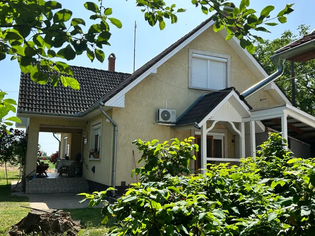 Eladó mezőgazdasági ingatlan Lajosmizse 225 nm