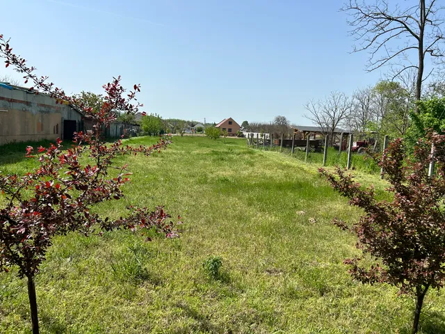 Eladó telek Inárcs 2400 nm