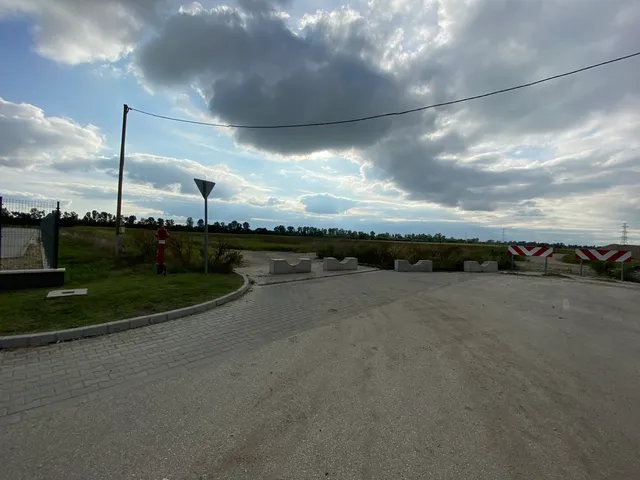 Eladó kereskedelmi és ipari ingatlan Dabas 2500 nm