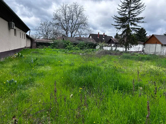 Eladó telek Lajosmizse 755 nm