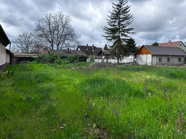 Eladó telek Lajosmizse 755 nm