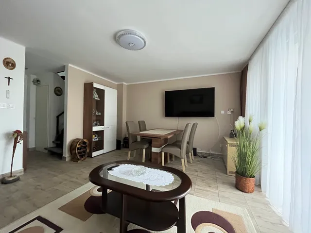 Eladó lakás Dombóvár, Gunarasfürdő 64 nm