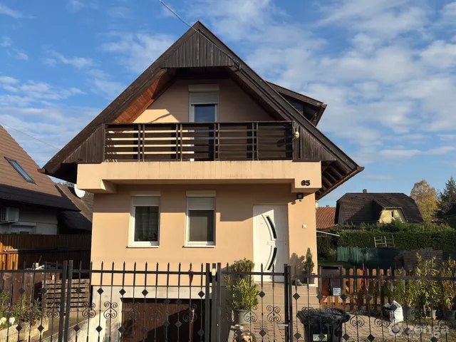 Eladó ház Szolnok, Alcsisziget, Vénusz 70 nm