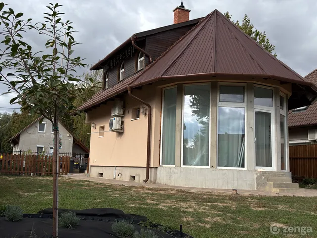 Eladó ház Szolnok, Alcsisziget, Vénusz 70 nm