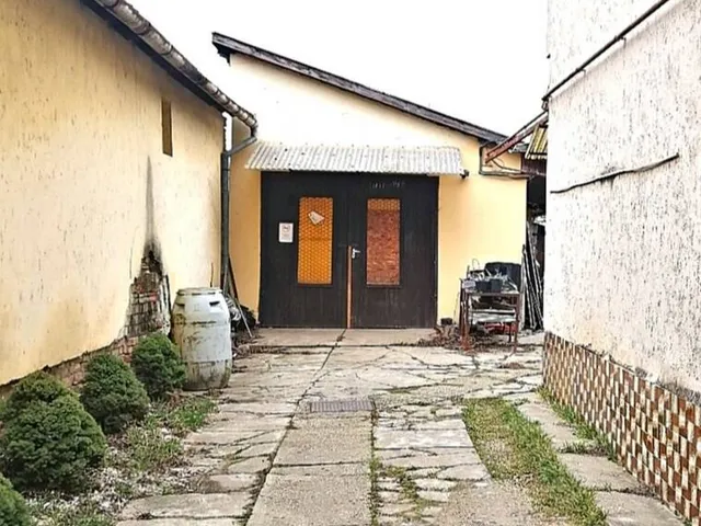 Eladó kereskedelmi és ipari ingatlan Békéscsaba 140 nm