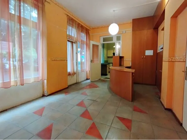 Eladó kereskedelmi és ipari ingatlan Békéscsaba 47 nm