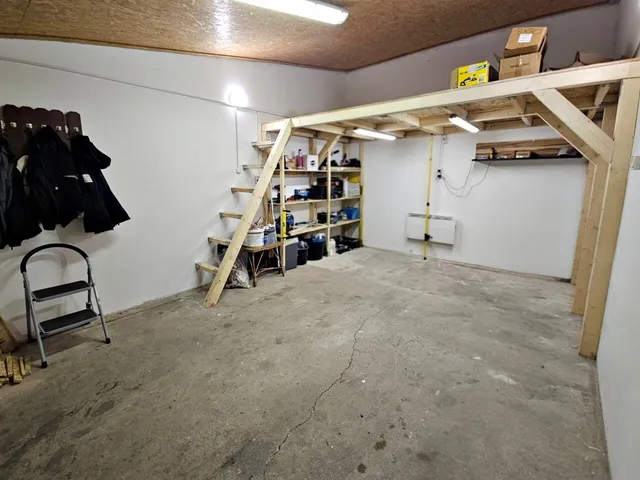 Eladó garázs Békéscsaba 21 nm