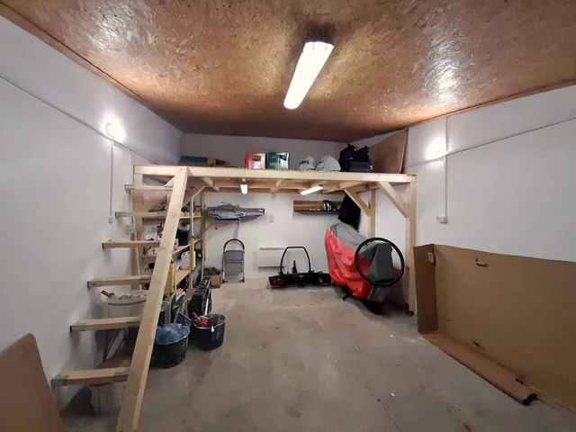 Eladó garázs Békéscsaba 21 nm