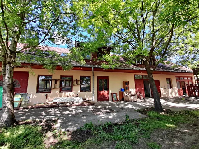 Eladó ház Békéscsaba 220 nm