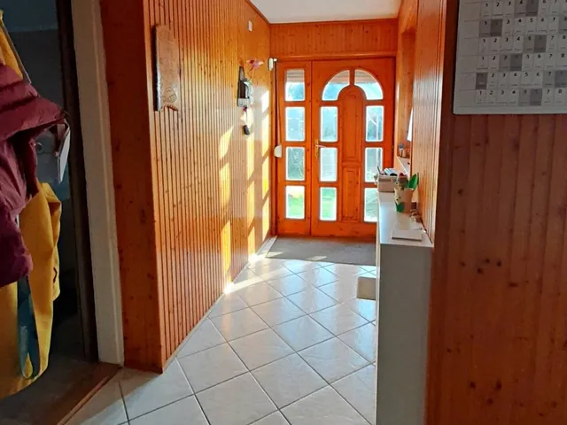 Eladó kereskedelmi és ipari ingatlan Békéscsaba 400 nm