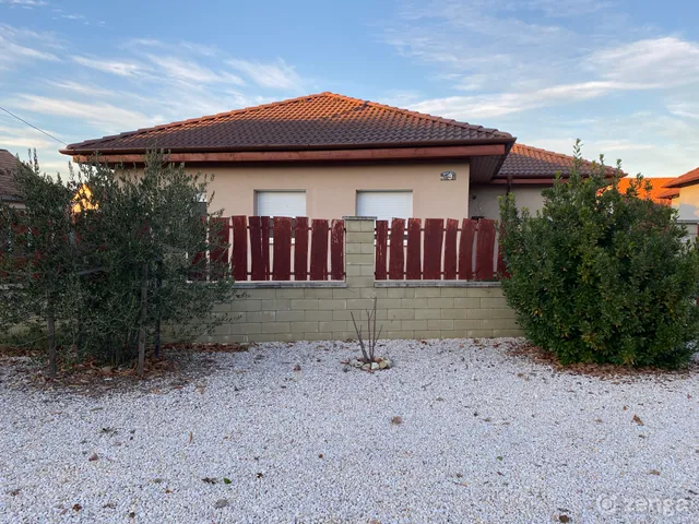 Eladó ház Szomód, Akácfa utca 9. 120 nm