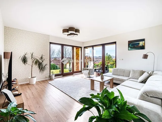 Eladó ház Telki 240 nm