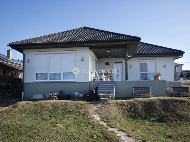 Eladó ház Tinnye 120 nm