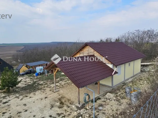 Eladó ház Mány 60 nm