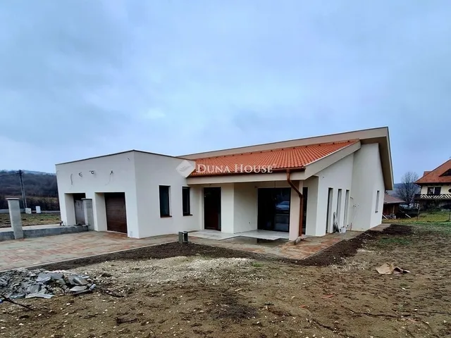 Eladó ház Tinnye 145 nm