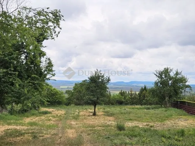 Eladó telek Tök 1813 nm