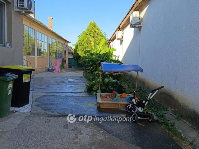 Eladó ház Újpetre 200 nm