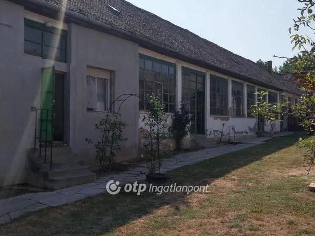 Eladó ház Nagynyárád 200 nm