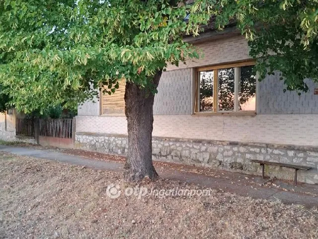 Eladó ház Teklafalu 72 nm