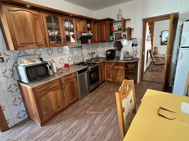 Eladó kereskedelmi és ipari ingatlan Villány 800 nm