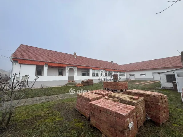 Eladó ház Bezedek 130 nm