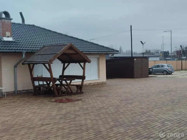 Kiadó ház Vecsés, Széchenyi utca 102 380 nm